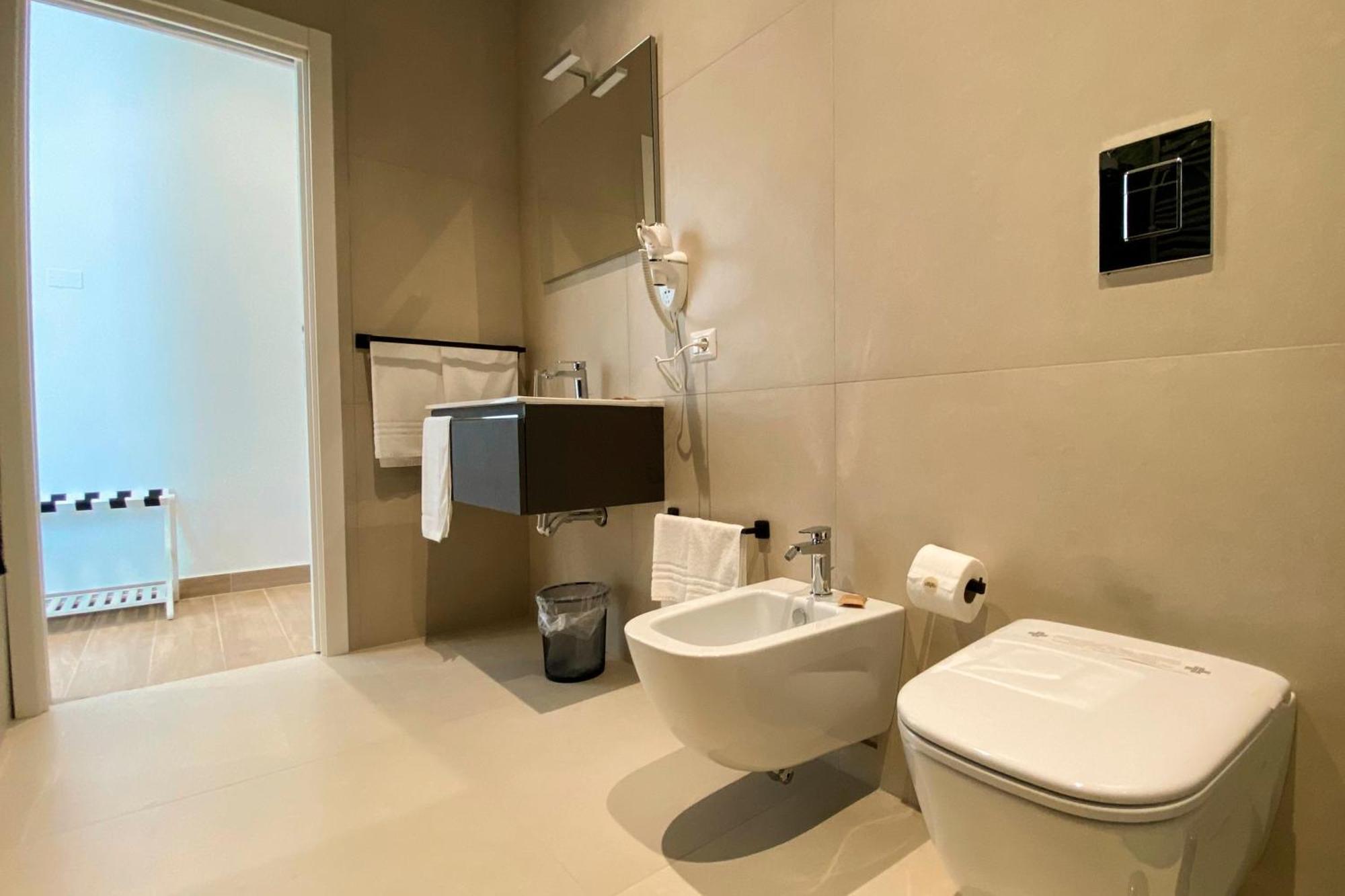 Monumental Luxury Rooms Caserte Extérieur photo
