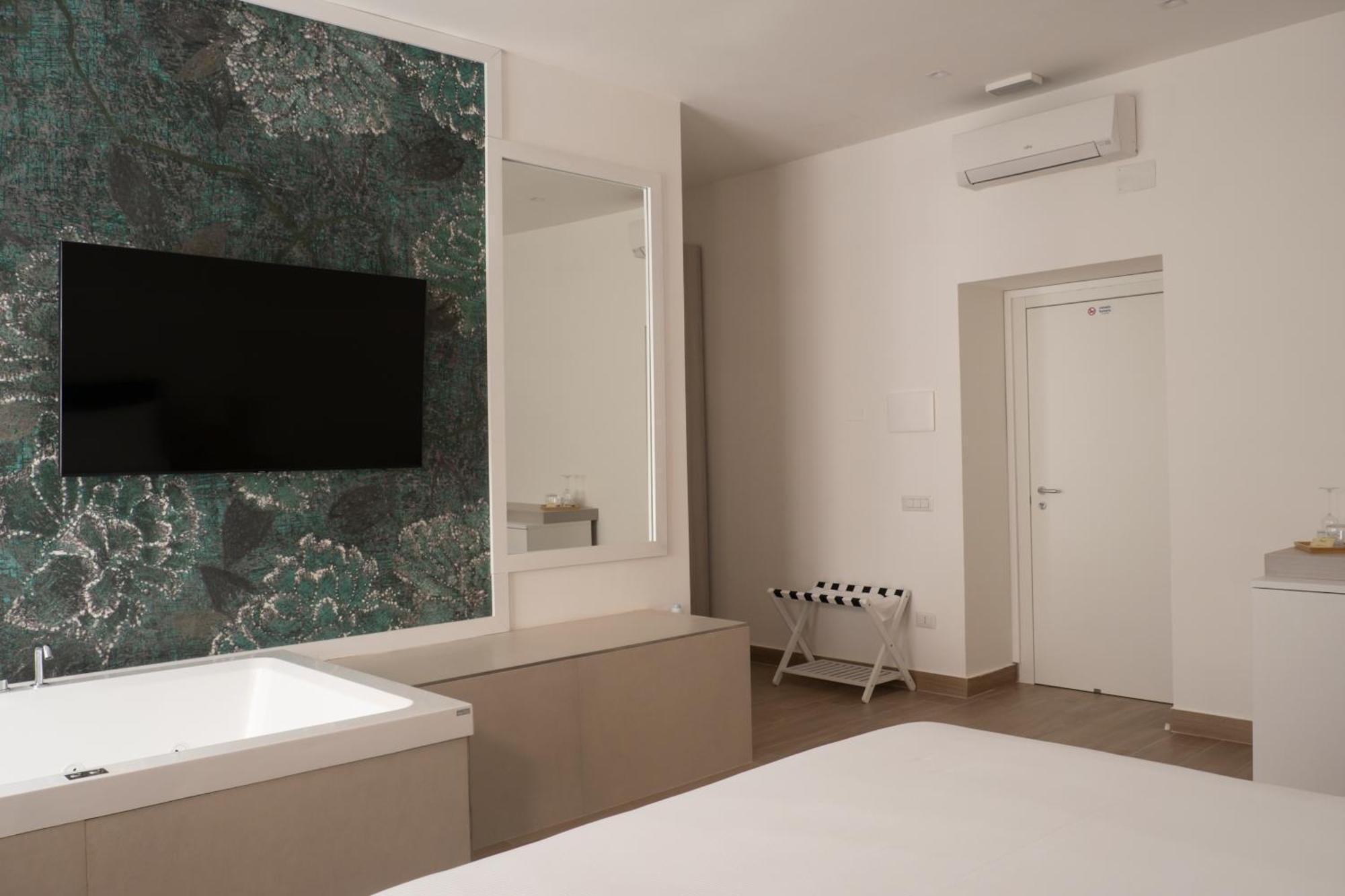Monumental Luxury Rooms Caserte Extérieur photo